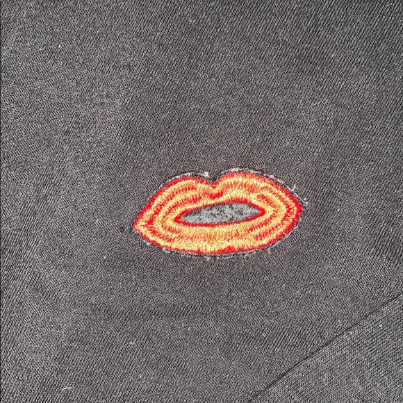 Lip sweater😻 - Picture 2 of 4